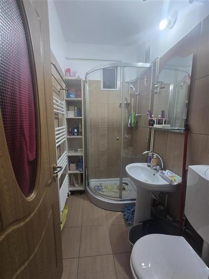 Apartament cu 2 camere semidecomandat, mobilat în Exterior Vest