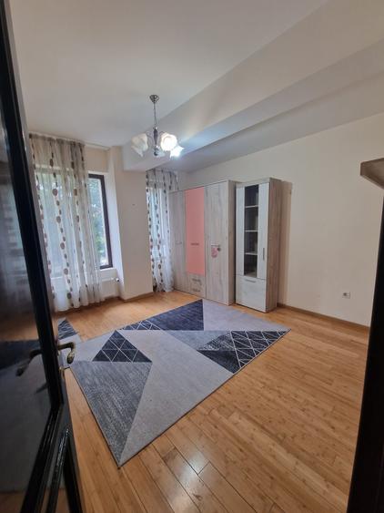 Apartament cu 3 camere decomandat în Copou