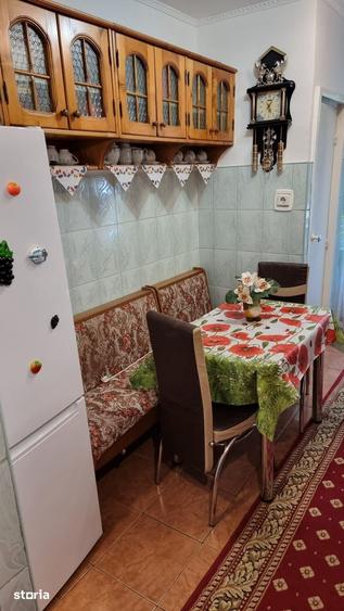 Apartament cu 3 camere în Decebal