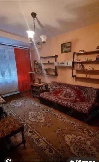 Apartament cu 3 camere decomandat, mobilat în Central