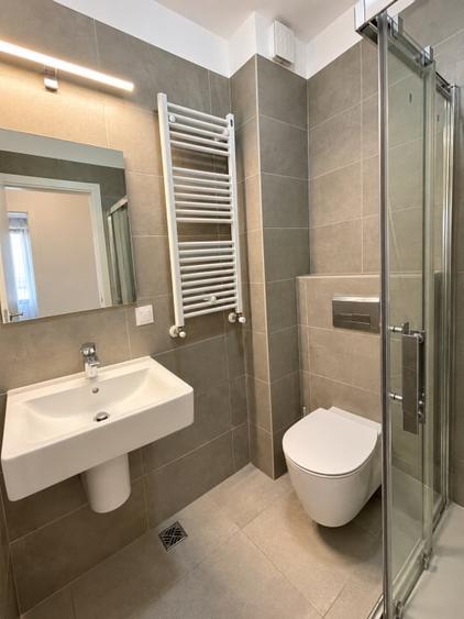 Apartament cu 3 camere decomandat, mobilat în Pipera