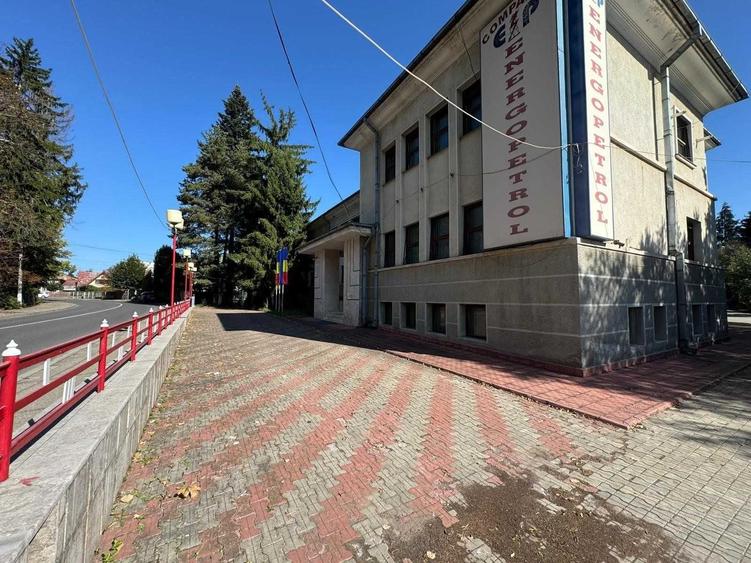 Spațiu comercial, de 3,167 mp, în Central