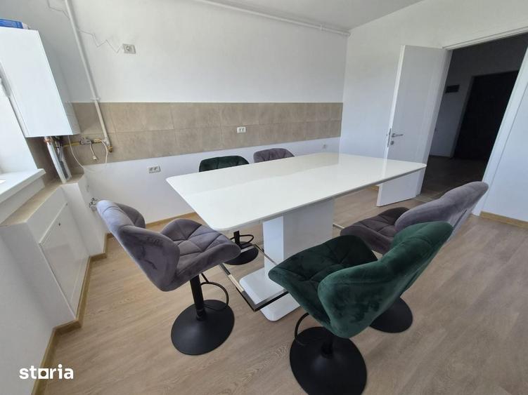 Apartament cu 3 camere în Tractorul