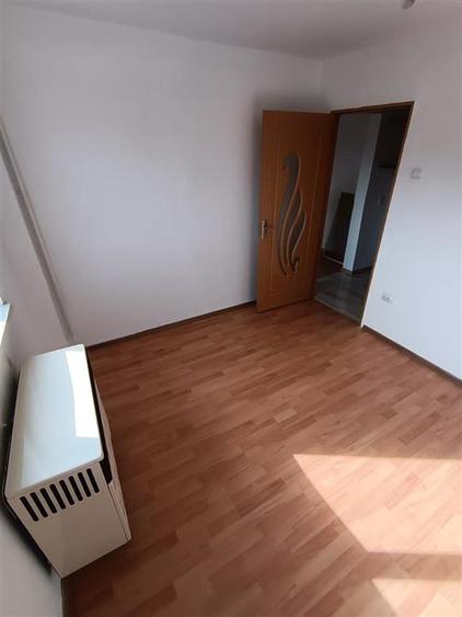Apartament cu 2 camere semidecomandat în Viziru 3