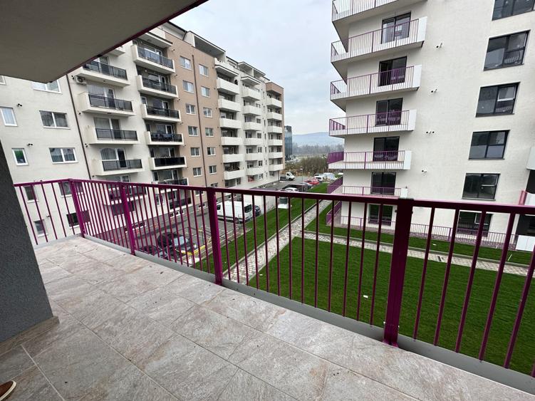 Apartament cu 2 camere semidecomandat în Exterior Vest