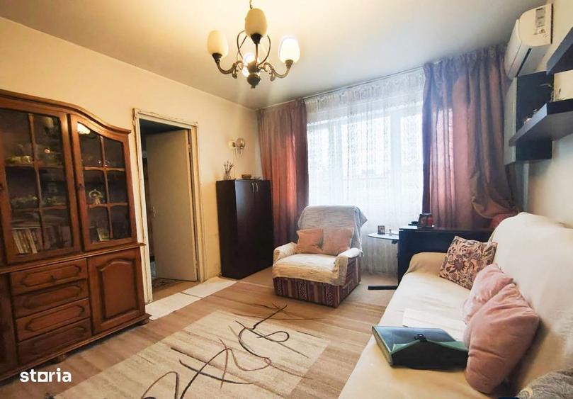 Apartament semidecomandat - 2