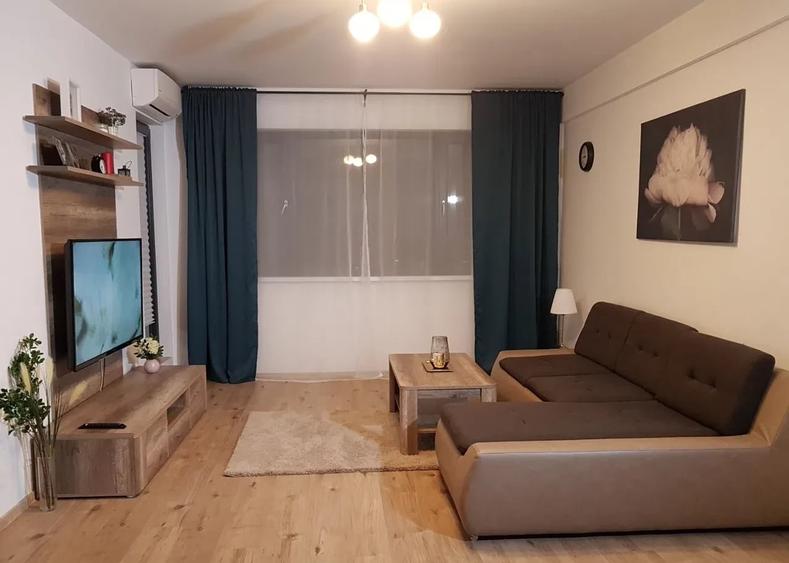 Apartament cu 3 camere decomandat, mobilat în Băneasa