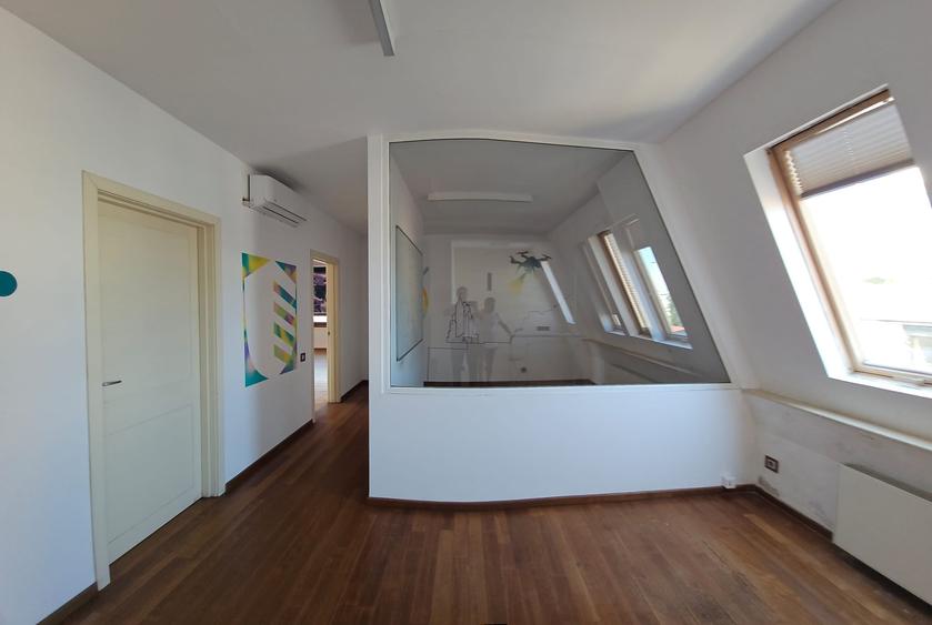 Apartament cu 5 camere decomandat în Dorobanți