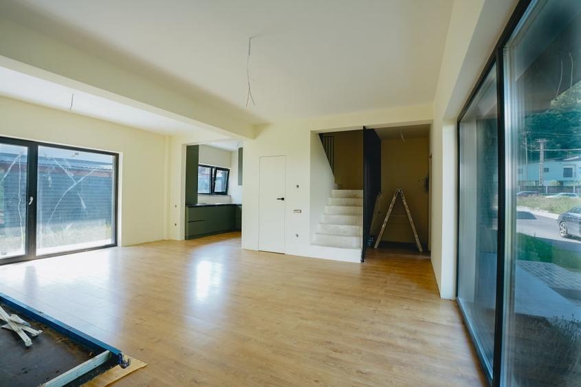 Duplex cu 4 camere cu Canalizare în Florești