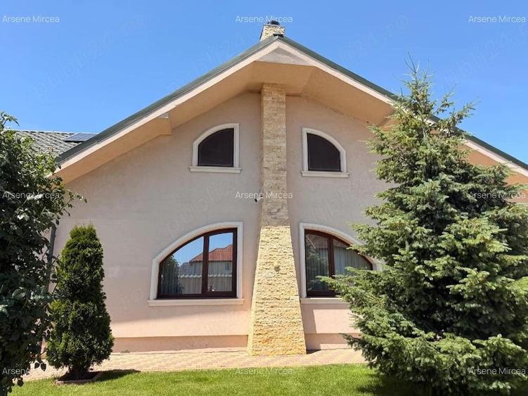 Casă cu Teren 1500 Mp în Spătaru
