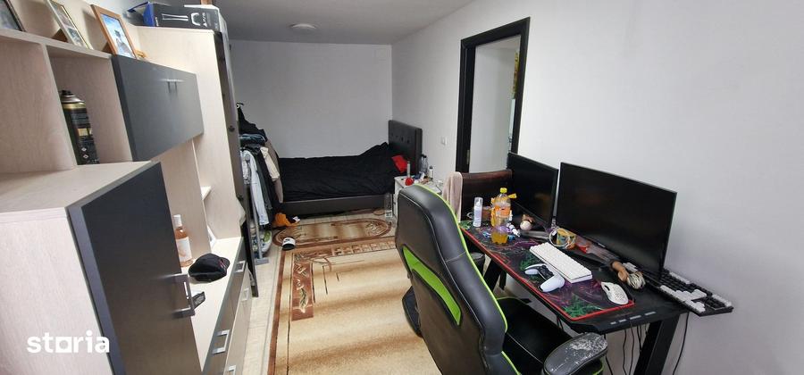 Casă cu 6 camere decomandat cu Teren 399 Mp în Central