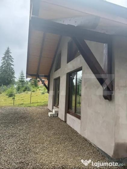 Casă cu 4 camere cu Teren 813 Mp în Piatra