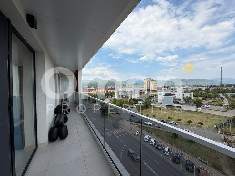 Apartament cu 3 camere semidecomandat, mobilat în Ultracentral