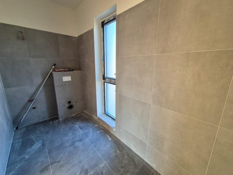 Duplex cu 4 camere cu Canalizare în Chinteni