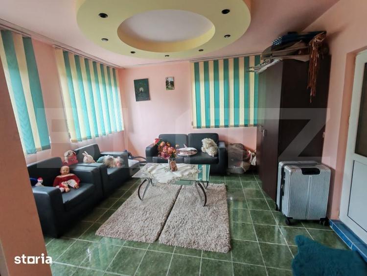 Casă cu 5 camere cu Teren 5000 Mp în Monor