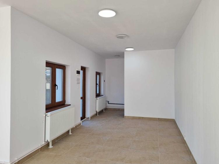 Spațiu comercial, de 52 mp, în Crevedia