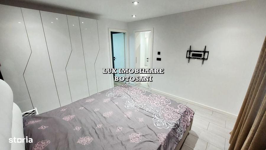Apartament cu 4 camere decomandat în Central