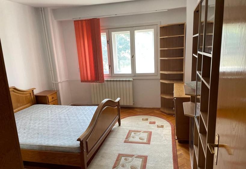 Apartament cu 3 camere, mobilat în Centrul Civic