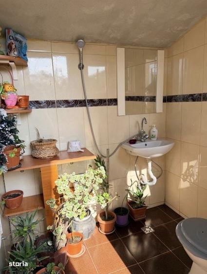 Casă cu 4 camere în Popoveni