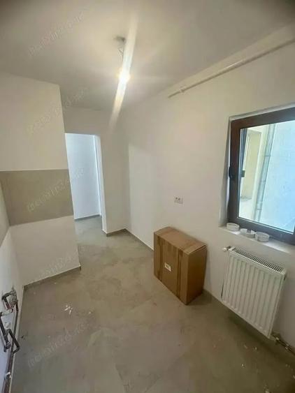 Garsonieră decomandată în Girocului
