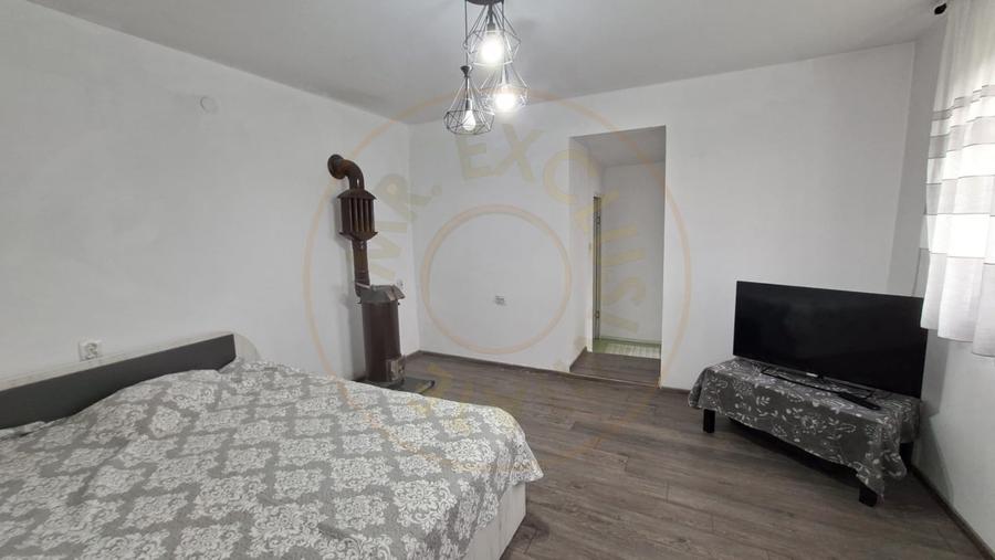 Casă individuală cu 2 camere cu Teren 1746 Mp în Rătești