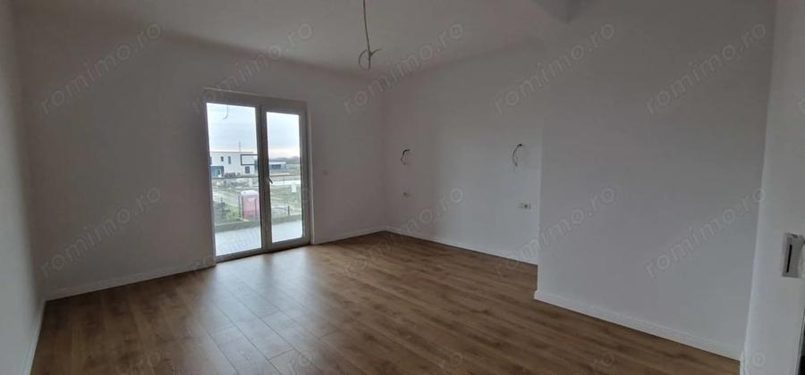 Casă cu 5 camere cu Teren 365 Mp în Covaci