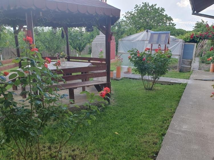 Casă cu 4 camere în Oltina