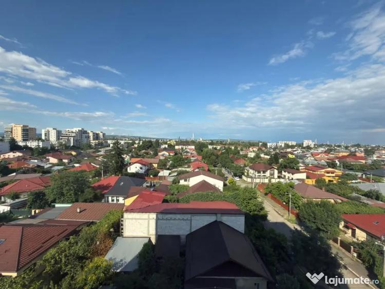 Apartament cu 3 camere semidecomandat în Central