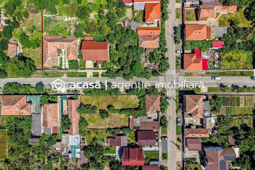 Casă individuală cu 4 camere cu Teren 1018 Mp în Bujac