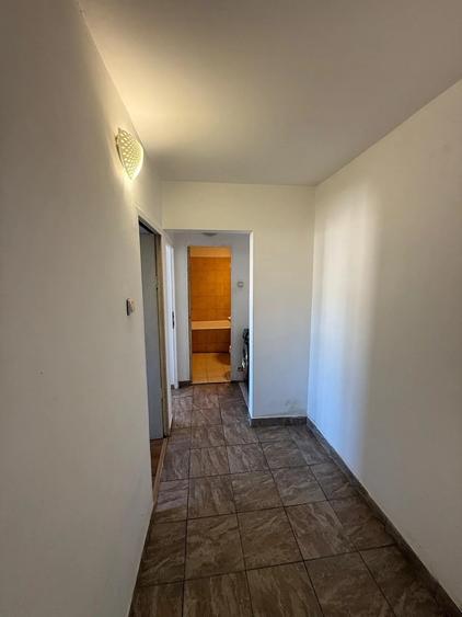 Apartament cu 3 camere decomandat în Alexandru cel Bun