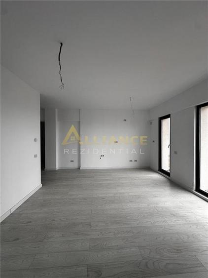 Apartament cu 3 camere decomandat în Fundeni