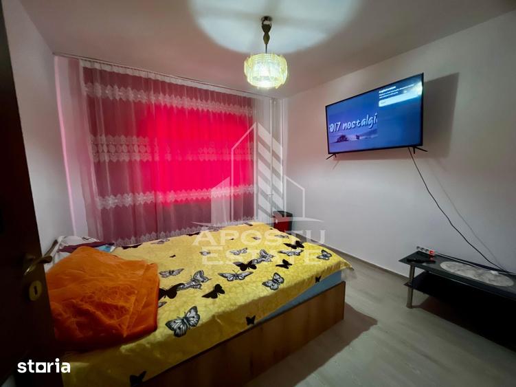 Apartament cu 3 camere semidecomandat în UMT