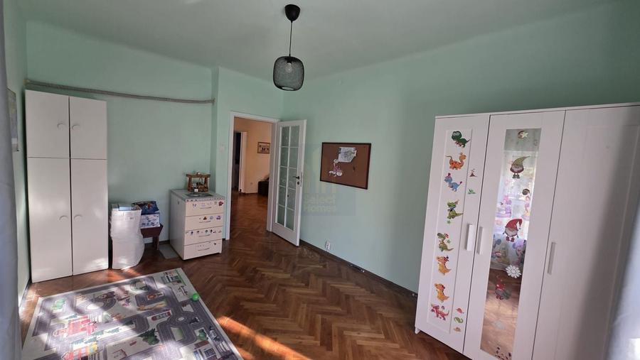 Apartament cu 3 camere în Calea Călărașilor