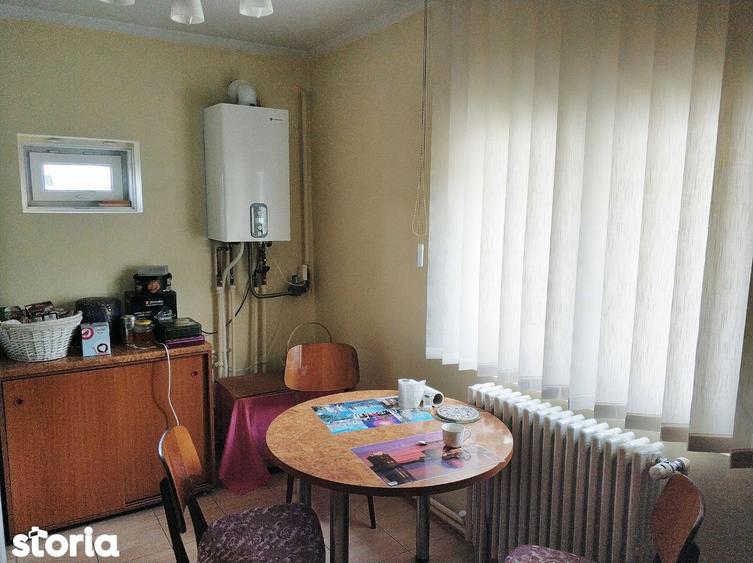 Km 4-5 - Casa renovata, situata in centrul cartierului - 6
