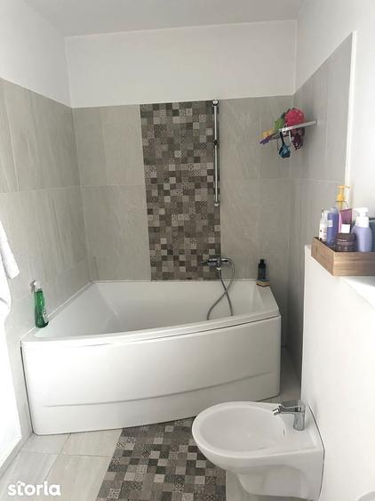 Casă cu 5 camere cu Canalizare în Bucureștii Noi