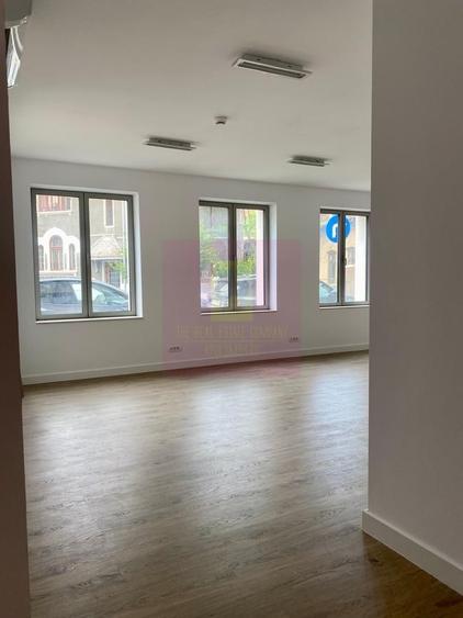 Apartament cu 4 camere decomandat în Rosetti