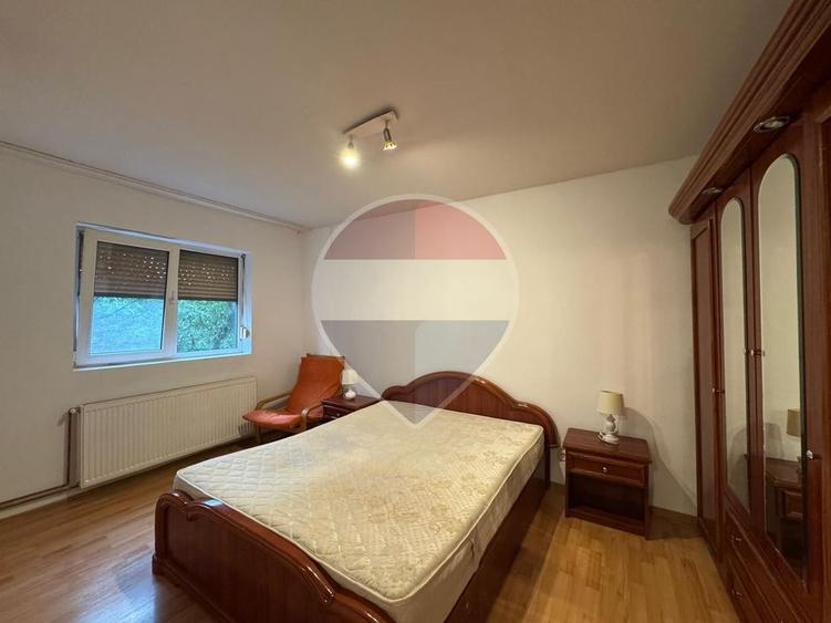 Apartament cu 2 camere semidecomandat, mobilat în Poltur