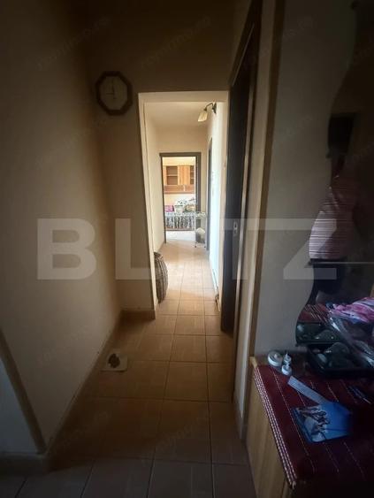 Apartament cu 3 camere decomandat în Micro 6