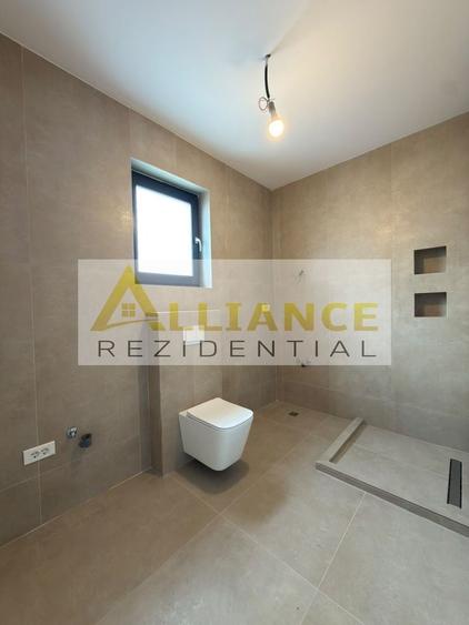 Casă individuală cu 5 camere decomandat cu Canalizare în Berceni