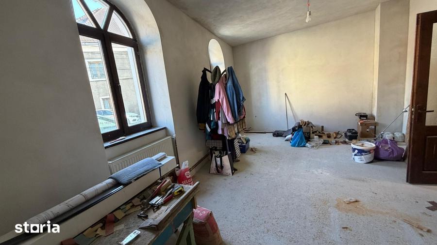 Casă cu 3 camere cu Teren 150 Mp în Central