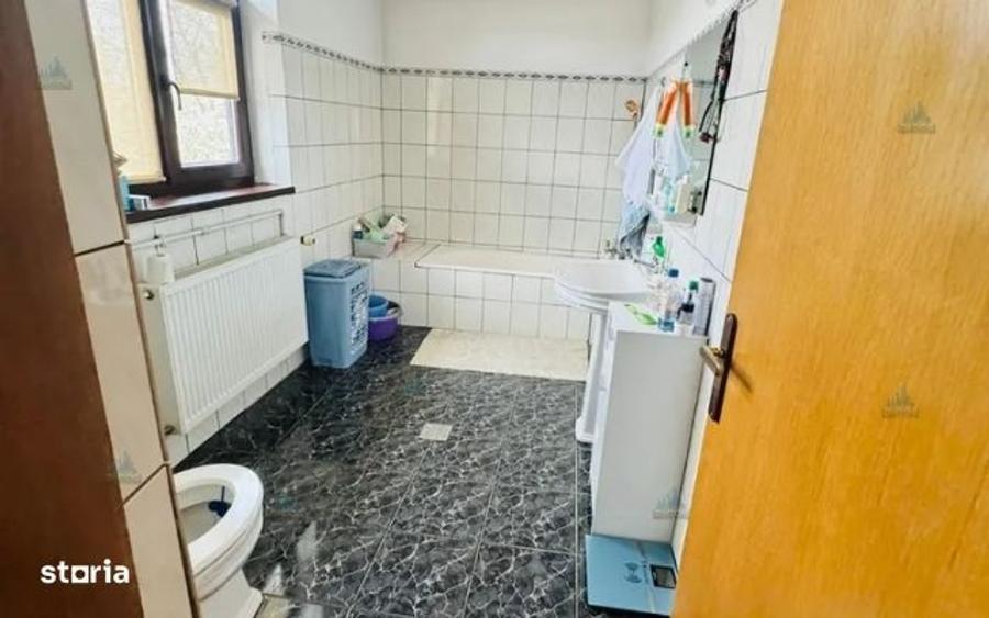 Casă cu 4 camere în Uiești