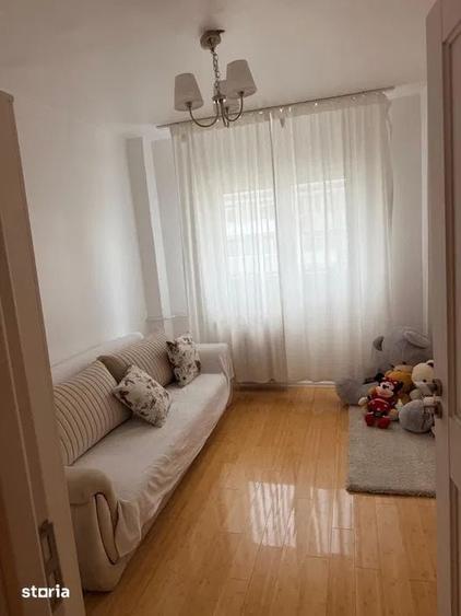 Apartament cu 3 camere decomandat în Dristor