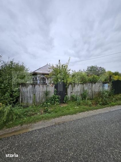 Casă cu 2 camere cu Teren 1000 Mp în Valea