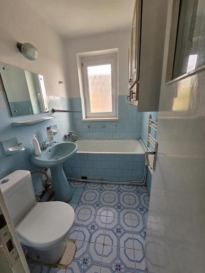 Apartament cu 3 camere decomandat, mobilat în Central