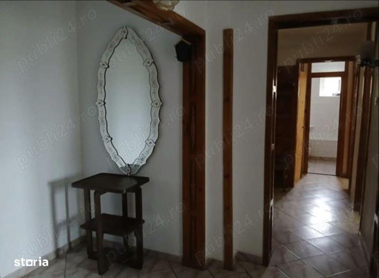 Apartament cu 3 camere decomandat în Blejoi
