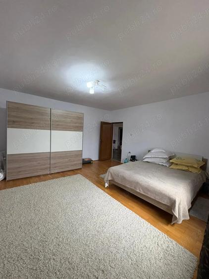 Casă cu Teren 5561 Mp în Central