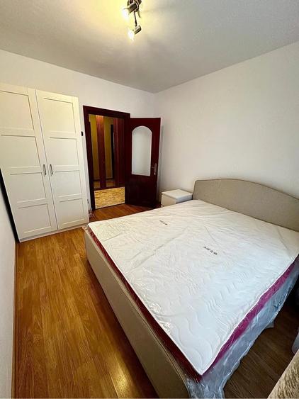 Apartament cu 3 camere decomandat în Calea Romanului
