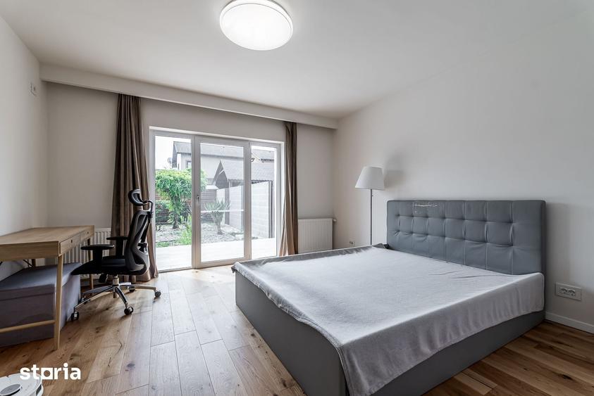 Casă cu 4 camere cu Teren 250 Mp în Vladimirescu