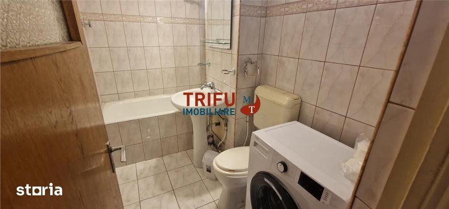 Apartament cu 3 camere decomandat în Lipoveni