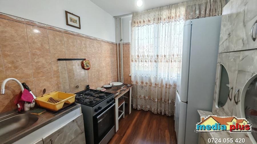 Apartament cu 3 camere semidecomandat în Țiglina 1
